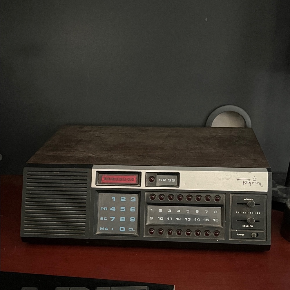 Vintage  regency scanner System - Brown and Silver it works! Act ti6k